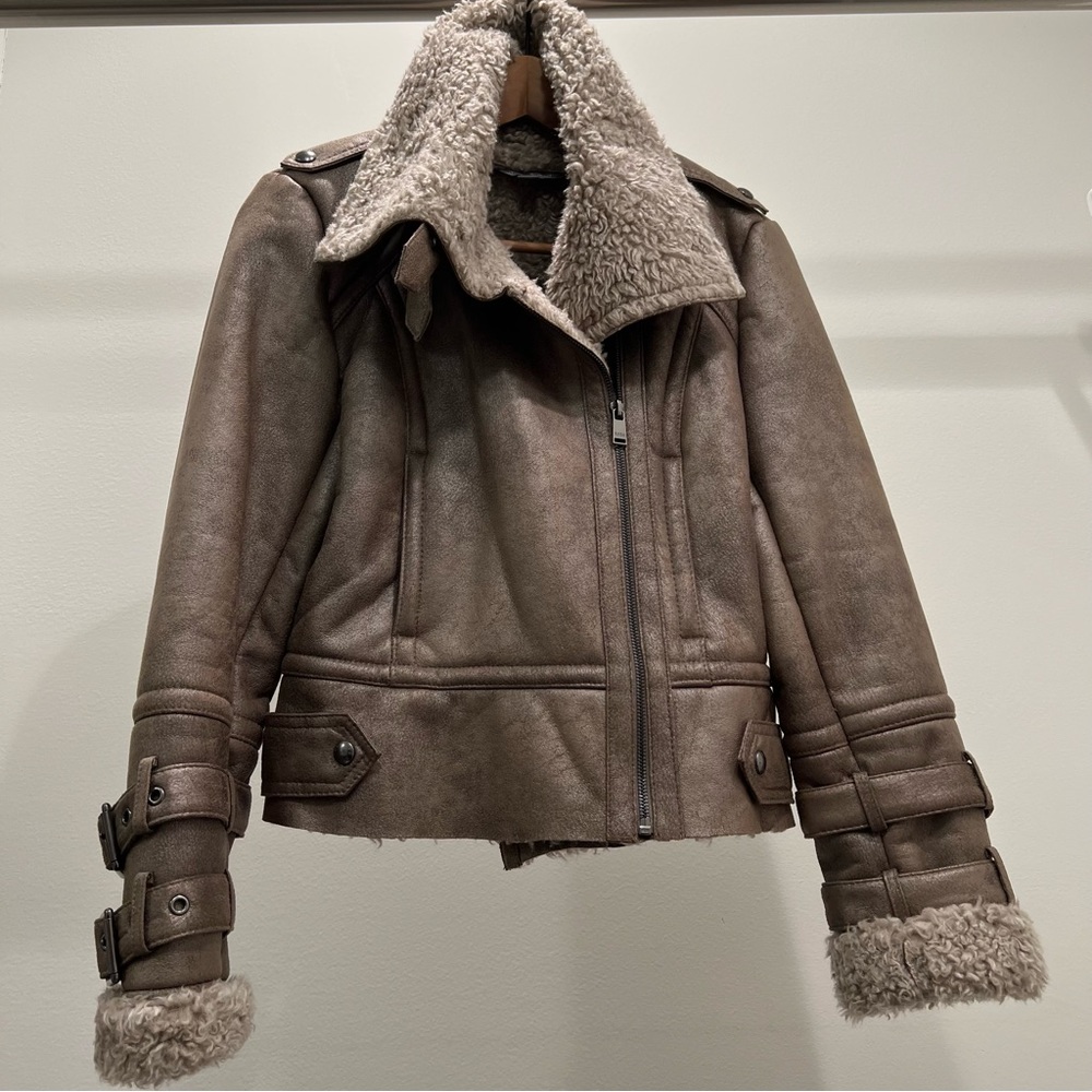 Apparis Andrew Marc women’s size small, bonded faux shearling in taupe.